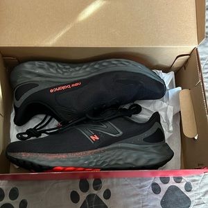 new with tags men’s New Balance shoes